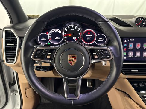 Used 2023 Porsche Cayenne S AWD/4WD image 16