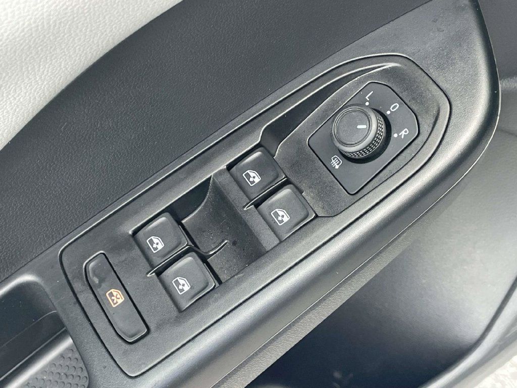 Certified 2023 Volkswagen Taos SE FWD image 20