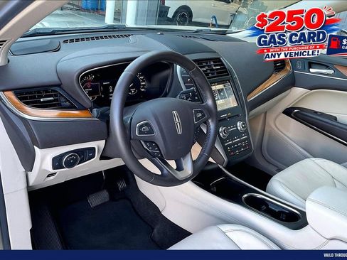 Used 2017 Lincoln MKC Select w/ Select Plus Package AWD/4WD image 14