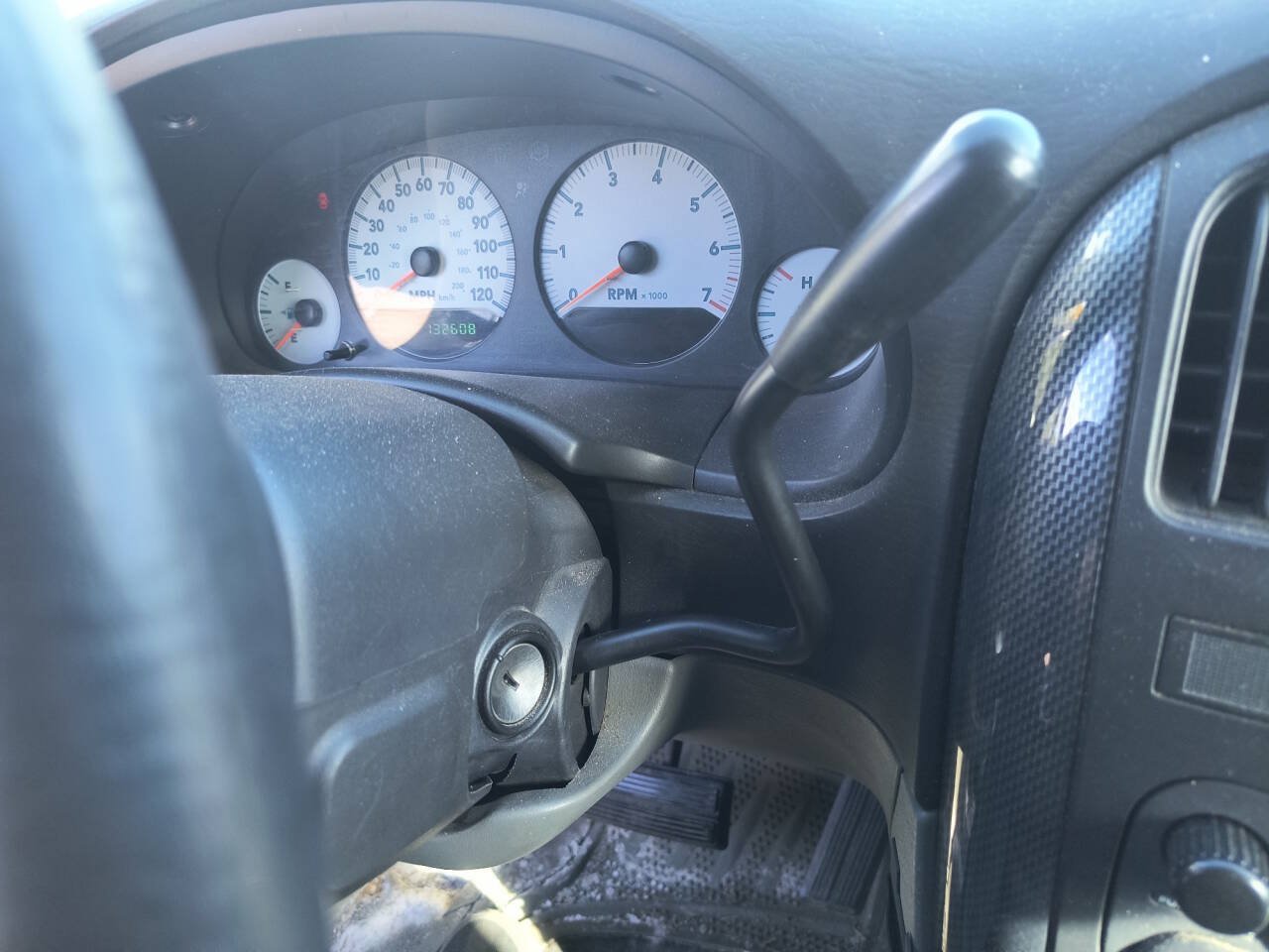 Used 2005 Dodge Caravan SXT FWD image 37