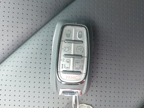 New 2026 Chrysler Pacifica Select FWD image 33