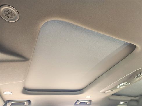 New 2026 Land Rover Discovery Limited Edition image 18