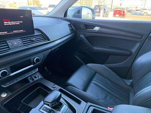 Used 2022 Audi Q5 e Premium w/ Convenience Package image 24