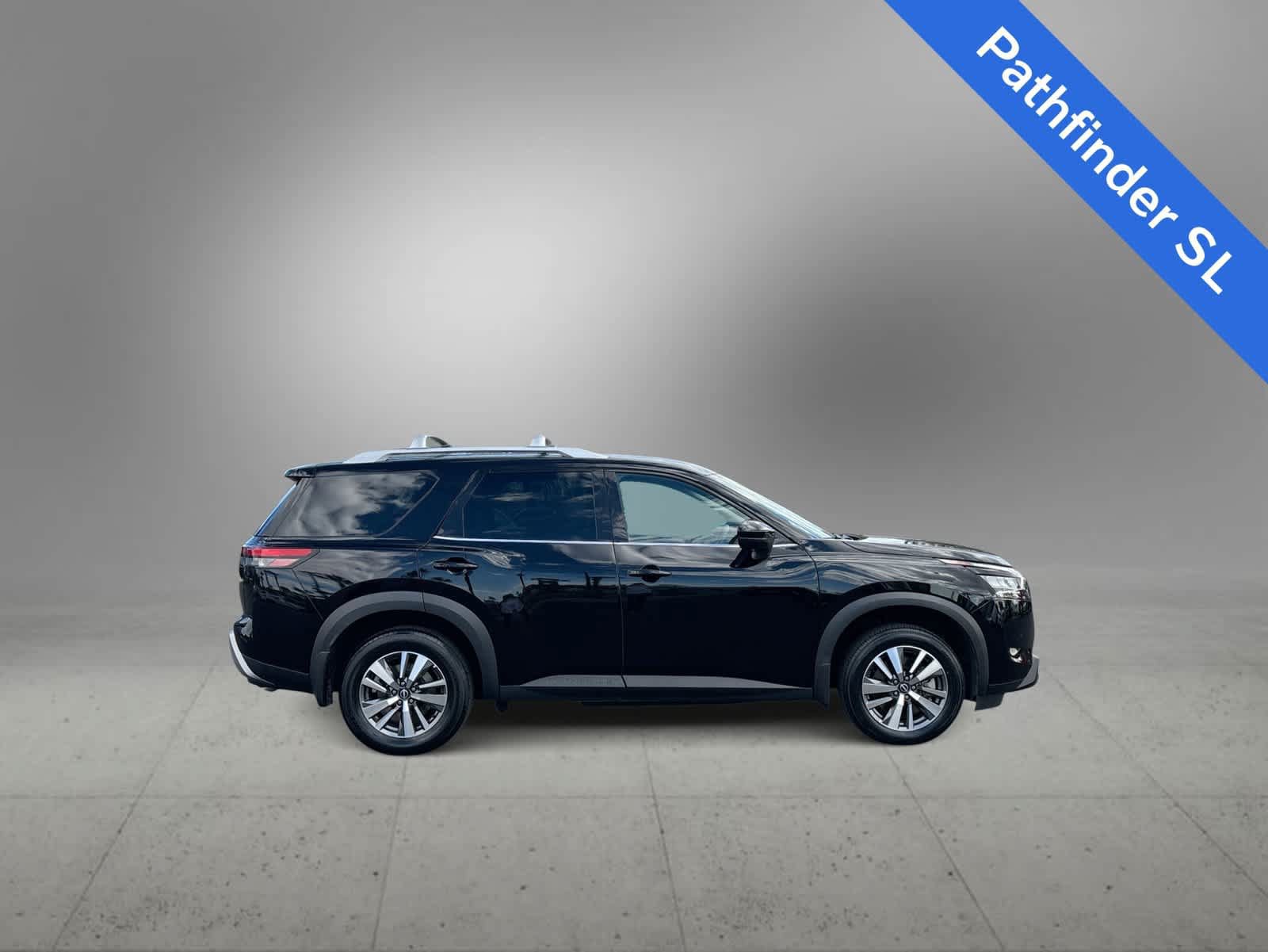 Used 2024 Nissan Pathfinder SL w/ Black Appearance Package FWD image 9