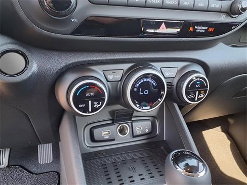 New 2025 Hyundai Venue Limited image 15