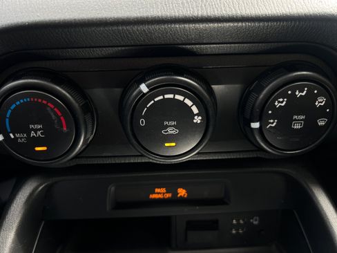 Used 2022 MAZDA MX-5 Miata Sport image 34