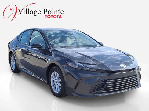 Used 2026 Toyota Camry LE FWD image 7