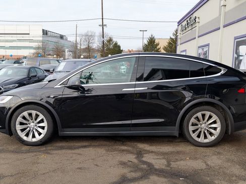 Used 2018 Tesla Model X 75D image 4