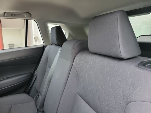 Used 2023 Toyota Corolla Cross LE w/ Moonroof Package FWD image 13