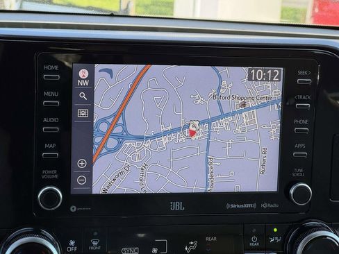 Used 2022 Toyota Highlander Limited image 3