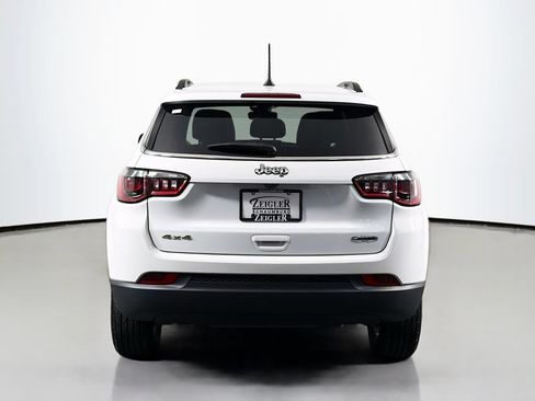 Used 2024 Jeep Compass Latitude AWD/4WD image 6