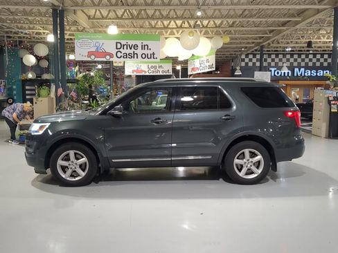 Used 2016 Ford Explorer XLT w/ Equipment Group 202A AWD/4WD image 15
