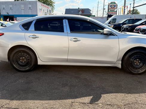 Used 2017 Nissan Altima 2.5 S w/ Power Driver Seat Package FWD image 11