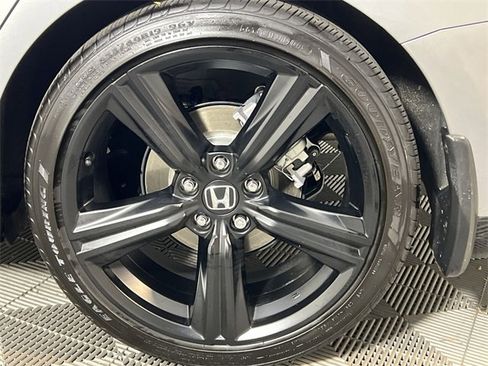 Used 2025 Honda Accord Sport image 17