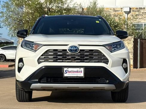 Used 2019 Toyota RAV4 XSE AWD/4WD image 2