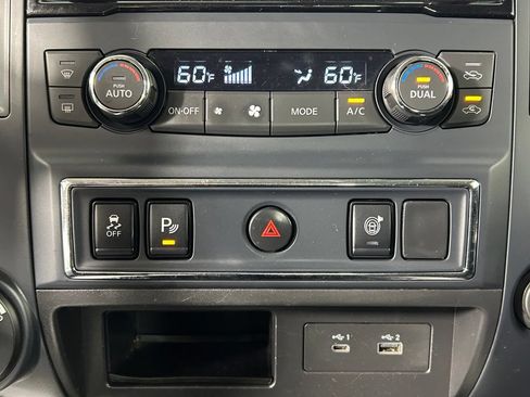 Used 2024 Nissan Titan SV w/ SV Convenience Package AWD/4WD image 19