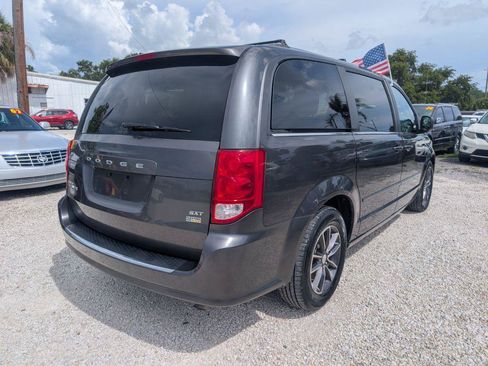 Used 2017 Dodge Grand Caravan SXT FWD image 7