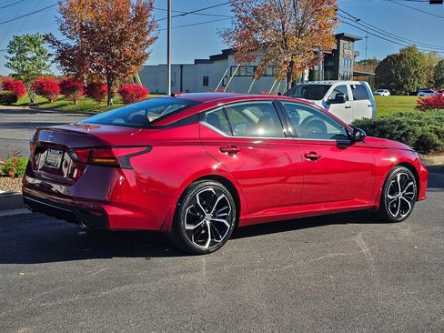 Used 2024 Nissan Altima 2.5 SR w/ SR Premium Package image 6