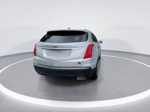 Used 2017 Cadillac XT5 Luxury w/ Driver Awareness Package AWD/4WD image 7