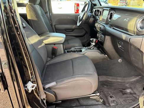 Used 2022 Jeep Wrangler Unlimited Sahara image 16