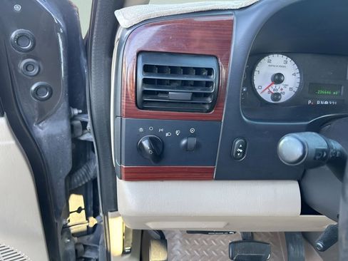 Used 2007 Ford F350 Lariat image 23