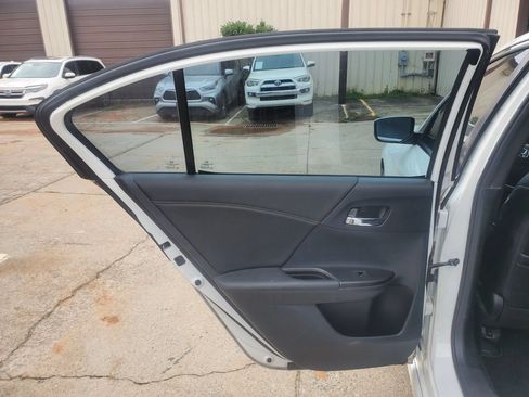 Used 2016 Honda Accord Sport image 22