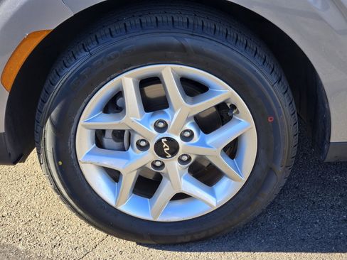 Certified 2024 Kia Soul LX w/ Option Group 015 image 10