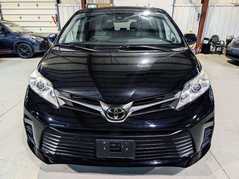 Used 2020 Toyota Sienna LE AWD/4WD image 10