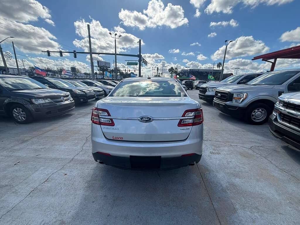 Used 2017 Ford Taurus SE FWD image 6