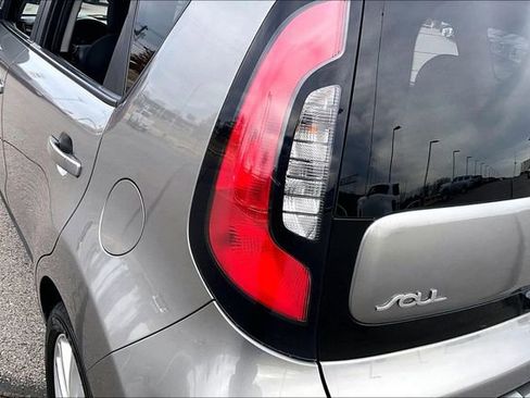Used 2019 Kia Soul + image 30