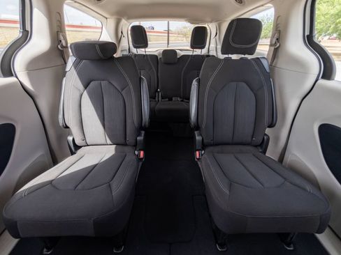 Used 2023 Chrysler Voyager LX FWD image 18