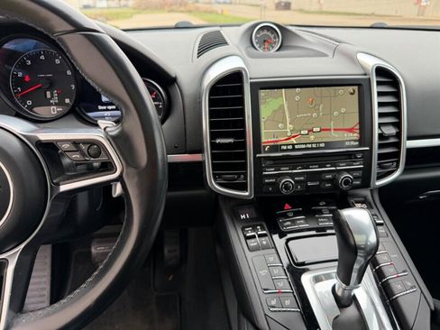 Used 2016 Porsche Cayenne image 27