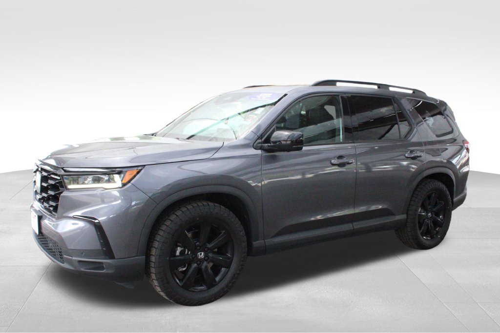 Used 2025 Honda Pilot Black Edition image 9