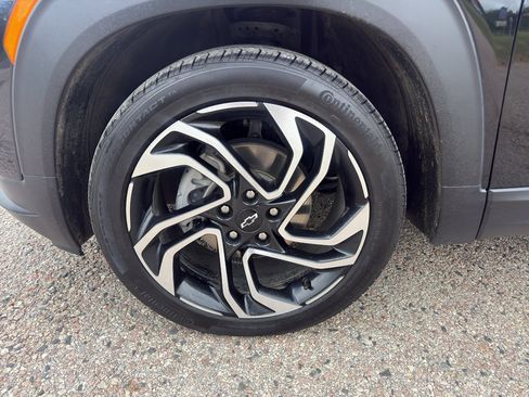 Used 2025 Chevrolet TrailBlazer RS w/ Convenience Package FWD image 2