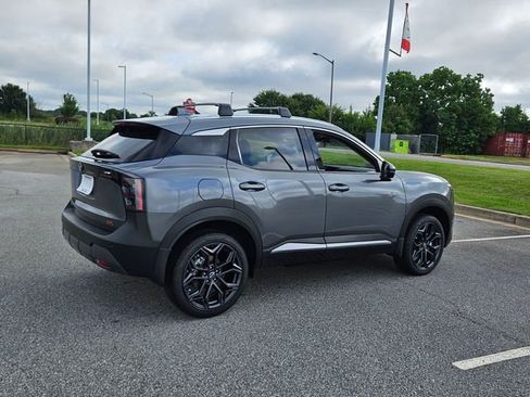 Used 2025 Nissan Kicks SR image 13