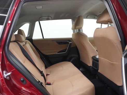 Used 2025 Toyota RAV4 LE AWD/4WD image 12