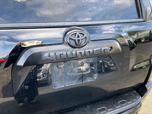 Used 2019 Toyota 4Runner TRD Off-Road Premium AWD/4WD image 6