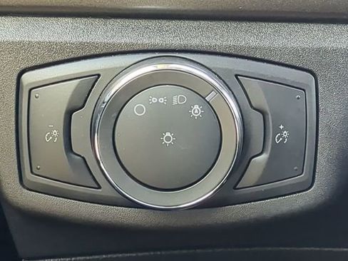 Used 2020 Ford Fusion SE image 27