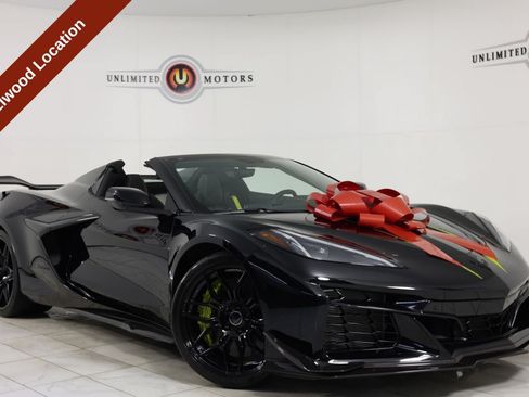 Used 2023 Chevrolet Corvette Z06 w/ Z07 Performance Package RWD image 1