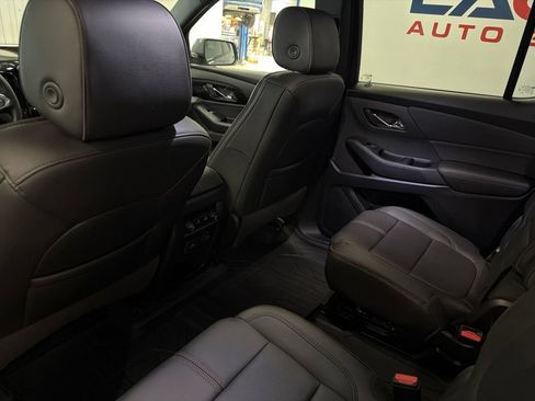 Used 2023 Chevrolet Traverse RS w/ LPO, Floor Liner Package AWD/4WD image 37