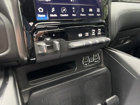 Used 2022 RAM 2500 Limited AWD/4WD image 46