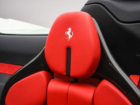 Used 2022 Ferrari SF90 Spider image 56