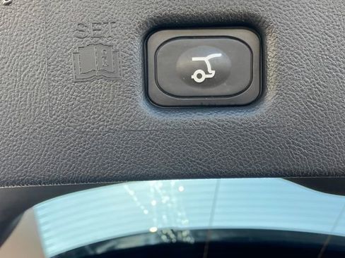 Used 2023 Lincoln Nautilus Reserve w/ Equipment Group 201A image 33