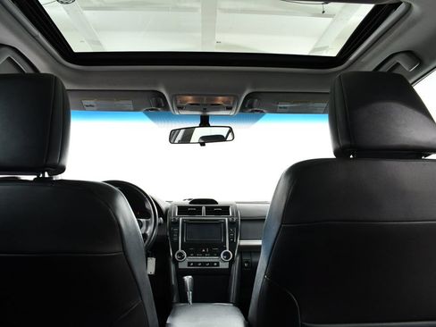 Used 2012 Toyota Camry SE FWD image 17