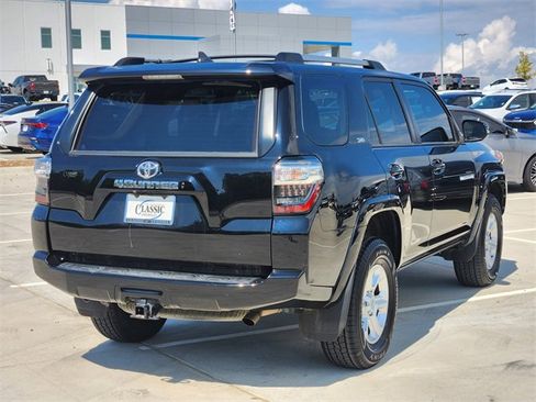 Used 2022 Toyota 4Runner SR5 Premium image 6