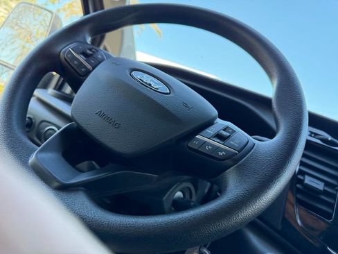 Used 2025 Ford Transit 350 XLT image 31