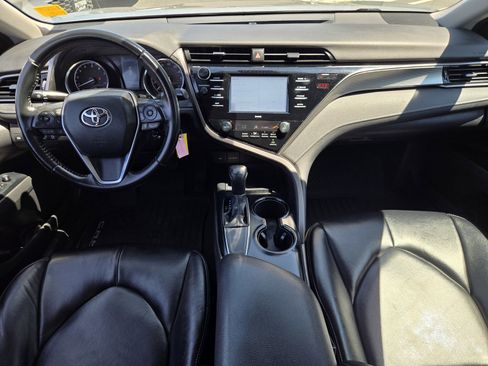 Used 2020 Toyota Camry SE FWD image 13