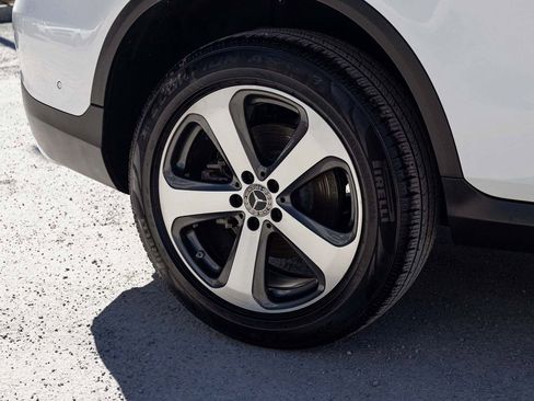 Used 2022 Mercedes-Benz GLC 300 4MATIC w/ Multimedia Package Lite image 10