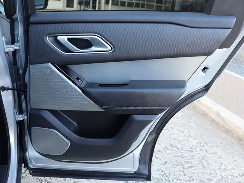 Used 2018 Land Rover Range Rover Velar R-Dynamic SE image 51