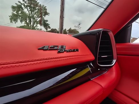 Used 2015 Ferrari 458 Spider RWD image 18